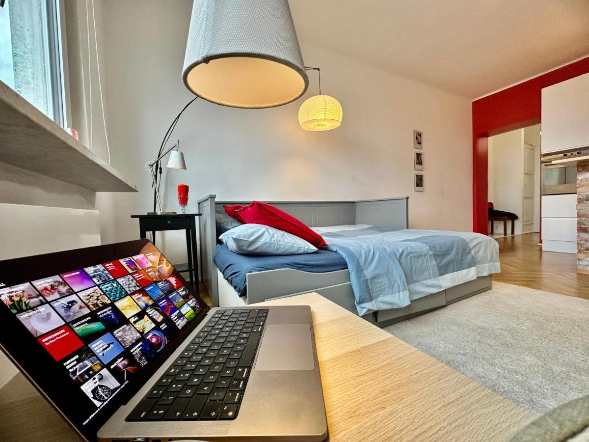 Super Beauty Metro Wifi 65'Tv Netflix Hbo Appletv+ Apartment Варшава Екстериор снимка